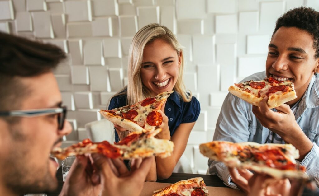 pizza spojuje lidi